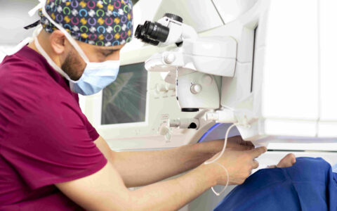 أحدث الأجهزة والمعدات لتشخيص امراض شبكية العين